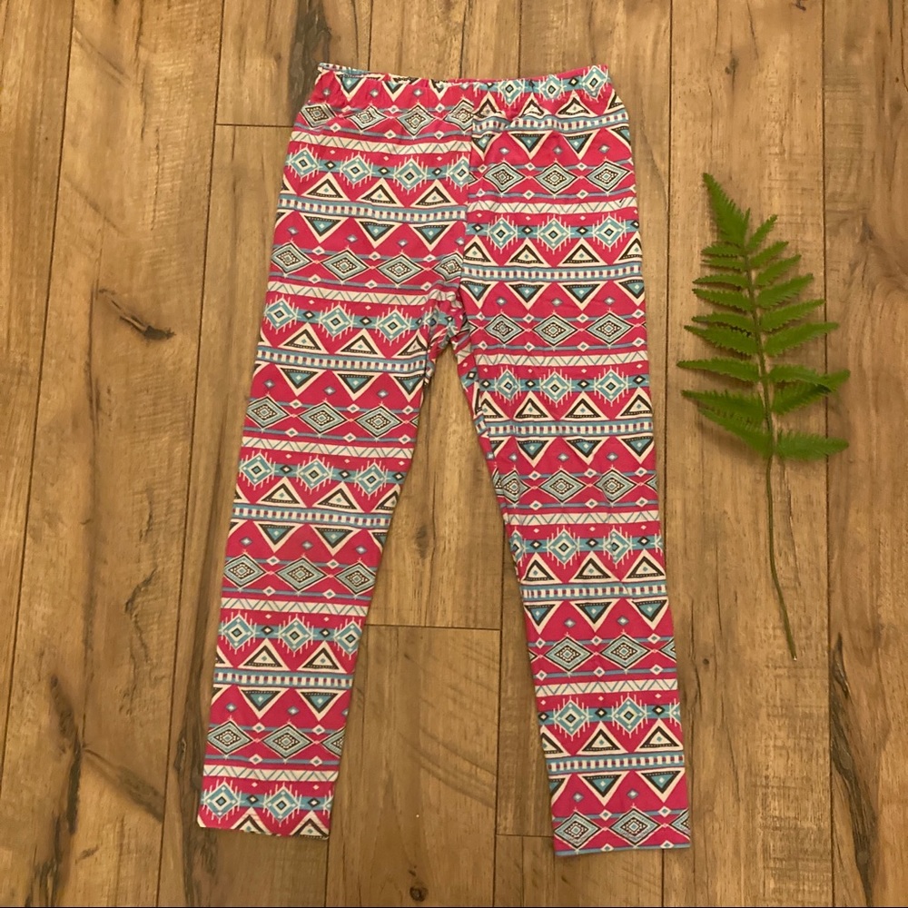 🪴3/$15 pink and blue geo diamond shape leggings